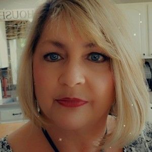 Meet your Posher, Teresa